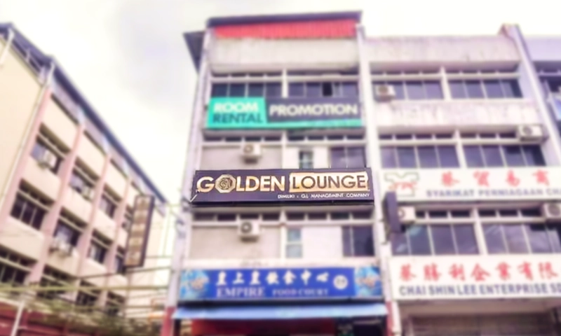 OYO Golden Lounge